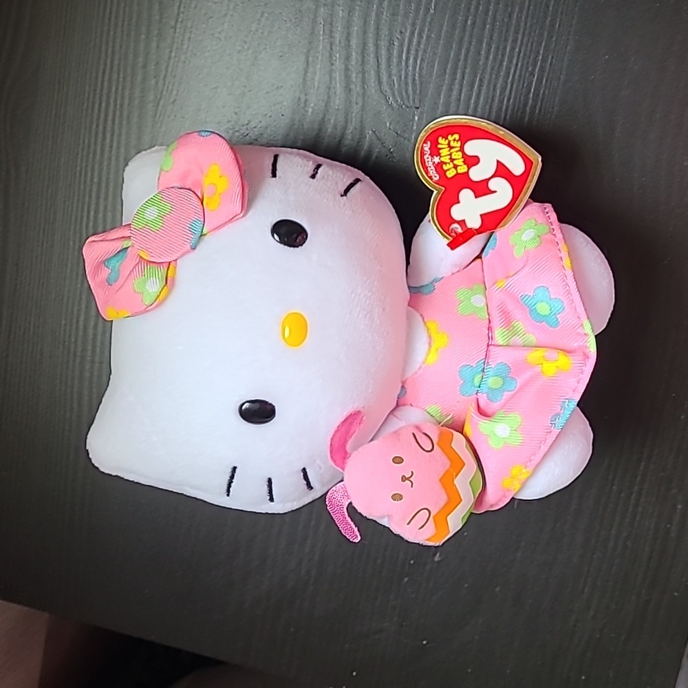 Hello kitty plushie